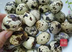 Illustration of how to make spiced quail eggs 4