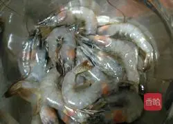 Illustration of how to make stir-fried shrimp 1