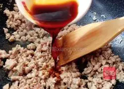 Illustration of steaming edamame with minced meat 6