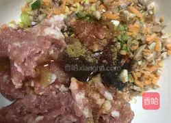 Illustration of how to make steamed pork with mushrooms 2