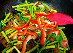 Illustration of how to make fried meat with garlic sprouts 17