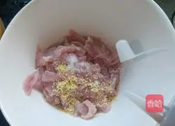 Illustration of how to make boiled pork slices 5