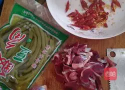 Illustration of how to make spicy and sour chicken mixed 1