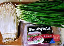 Illustration of how to make fried leeks with enoki mushrooms 1