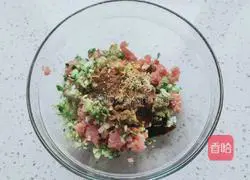 Illustration of how to make zucchini stuffed with meat 3