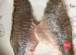 Illustration of how to make pan-fried sea bass fillets 1