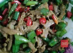 Illustration of how to make spicy stir-fried tripe 5