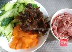 Illustration of how to cook pork and vegetables 1