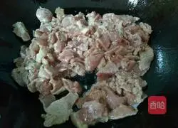 Illustration of how to make fried pork slices with wild rice 5