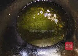 Illustration of how to make duck gizzards with pickled pepper 4