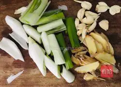 Spicy sauce Illustration of braised large bone bones 4