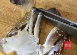 Illustration of how to make scallion oil crab 3