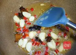 Lao Ganma's recipe for roasting bullfrog 3