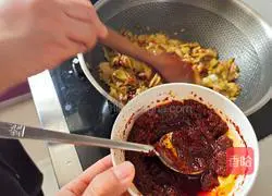 Illustration of Spicy Minced Pork and Pickled Cabbage 12