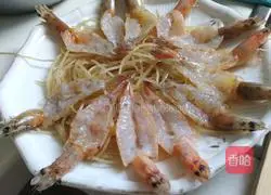 Illustration of how to make open-back shrimps with garlic paste and garlic paste 3