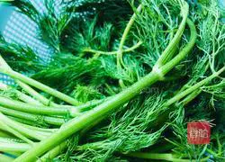 Illustration of how to make fried eggs with fennel 1