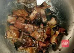 Illustration of how to make steamed cured fish with black bean sauce and pepper 3