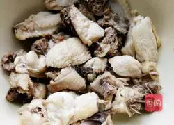 Illustration of home-style braised chicken 1