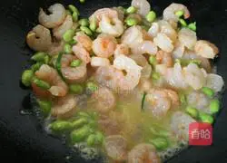 Illustration of how to make scrambled eggs with shrimps 8