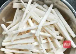 Illustration of how to make steamed beef with black garlic 3