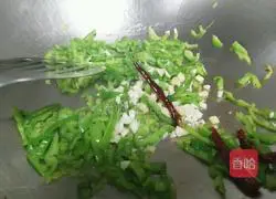 Illustration of how to make spicy fried tripe 6