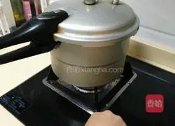 Illustration of how to make steamed potato and taro ribs 8