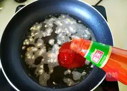 Illustration of how to make quail eggs with tomato sauce 7