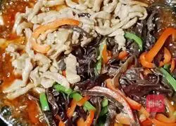 Illustration of how to stir-fry shredded pork with colored pepper 19