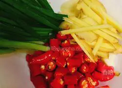 Illustration of how to make fat intestines in dry pot 2