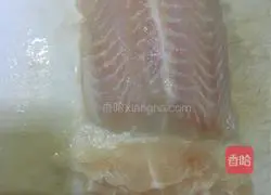 Illustration of how to make Longli fish with minced garlic and oyster sauce 1