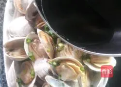 Illustration of how to make steamed clams 9