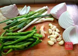 Illustration of how to make spicy crayfish 4