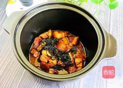 Illustration of braised pork with wild onions 11