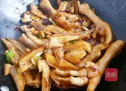 Illustration of how to make braised chicken feet with sweet and spicy sauce 5