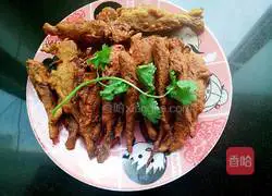 Illustration of how to make dry-fried small yellow croaker 6