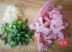 Illustration of how to make pickled cabbage powder 2