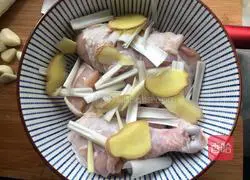 Illustration of how to make rice cooker chicken legs 4