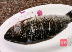 Illustration of braised crucian carp with beef sauce 3