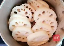 Illustration of how to make pork ribs and lotus root stewed 6