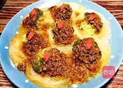 Illustration of how to make steamed broccoli with golden garlic vermicelli 15