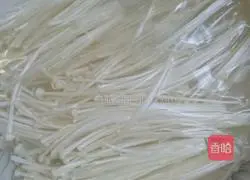 Illustration of how to make bacon enoki mushrooms 4