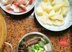 Braised pork with potatoes Illustration of how to do it 1