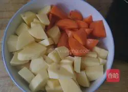 Illustration of how to make chicken legs stewed with potatoes 3