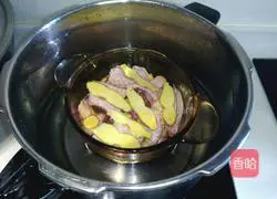 Illustration of how to make steamed duck with ginger mother 4