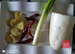 Illustration of how to make braised pork bones 1