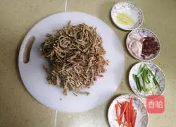 Illustration of how to simmer shredded pork and dried bamboo shoots 4