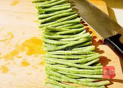 Mahjong garlic paste mixed with cowpea#New Year's Eve dinner recipe illustration 2