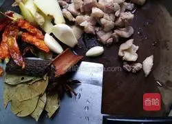 How to cook braised duck with small potatoes Illustration 1