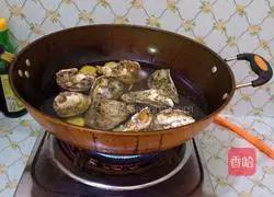 Illustration of how to make garlic oysters 2