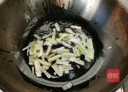 Illustration of how to make fried chicken breast with fungus 4